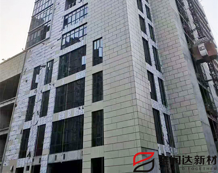 四川渠县人民医院选用宝润达3cm岩棉外墙一体板