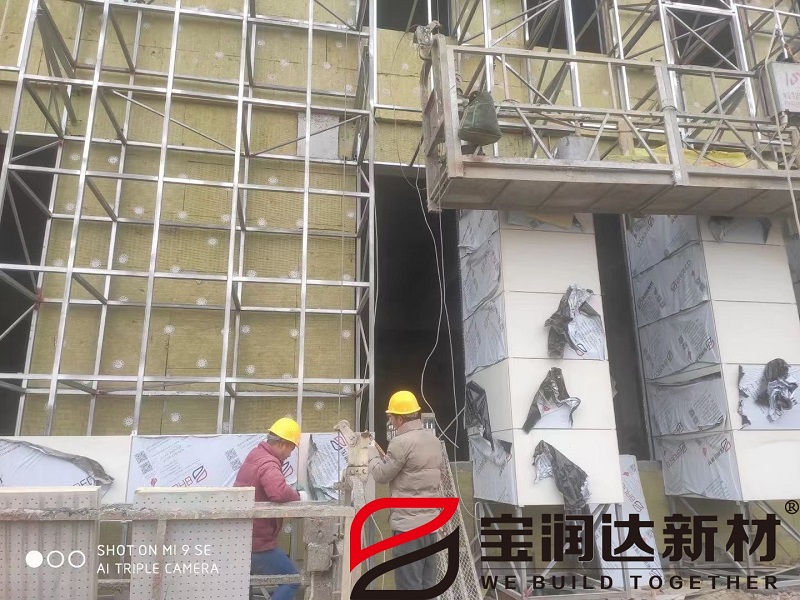 安徽阜阳学院保温一体板干挂施工