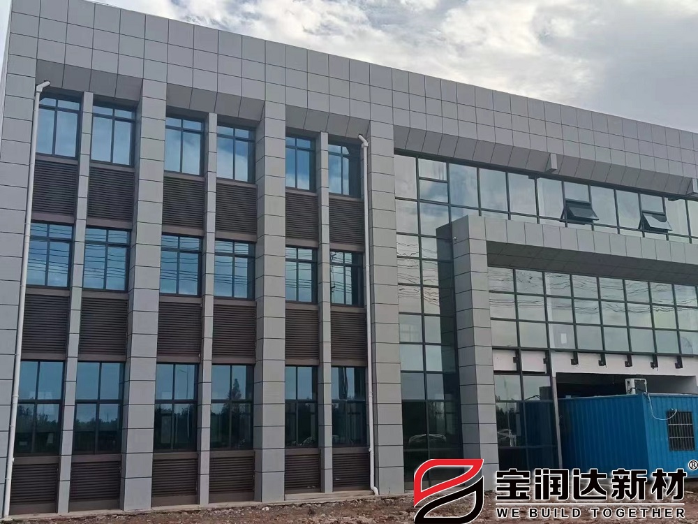 安徽滁州项目办公楼4公分岩棉水包水一体板