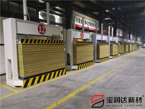 宝润达岩棉一体板冷压